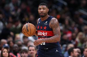 亚军后卫！斯玛特6投4中得10分2助1断 末节造犯规+切球改变局势