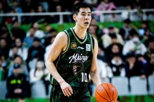 付政浩：当郭昊文能投中三分时 他将真正成为攻守兼备的球星