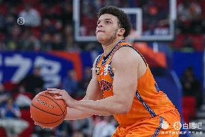 真是挡不住！洛夫顿首节出战11分钟 6中4&5罚4中轰14分4板3助