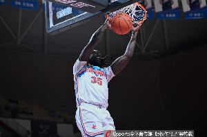 表现可以！哈雷尔12中7拿到17分7篮板