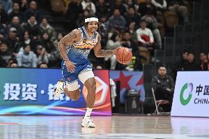 华子归来！新疆取消桑韦尔的注册 重新注册外援爱德华兹