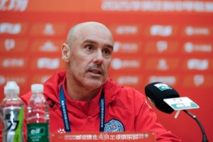 胡安：对于今天的比赛结果我非常遗憾，但我也认可队员的团结拼搏