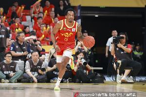 媒体人：辽宁过度纠结裁判太影响发挥 换威尔斯防布朗或是好选择