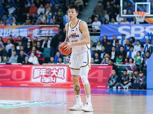 状态十分一般！张镇麟半场出战15分钟 5中1&三分2中0仅拿3分