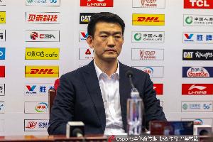 王博：篮板球控制得不错 大家还是要记住赢球的感觉