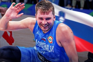 欧媒：东契奇确定出战今年欧锦赛 湖人将指派助教协助其备战