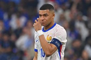 姆巴佩职业生涯在俱乐部和国家队63次主罚点球，打进50球