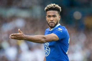 詹姆斯今年3粒进球有2粒是直接任意球破门，全队同期共计2次