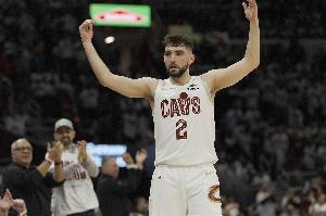 美记：爵士有意杰罗姆 并尝试送走克拉克森