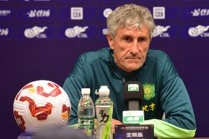 塞蒂恩：张玉宁缺阵、柏杨未随队，我们只能在有限的情况下做选择