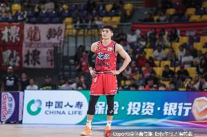 25岁无名之辈李祥波实现三级跳 龙狮俱乐部和球迷是你坚强后盾