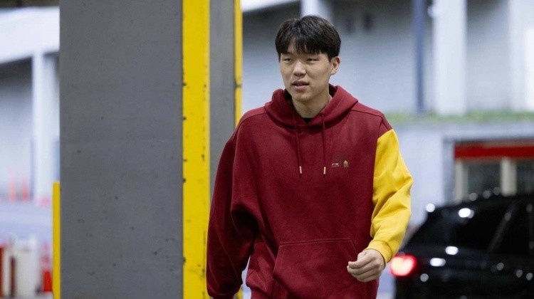 新鲜出炉！开拓者官方晒照：杨瀚森&利拉德他们来了！