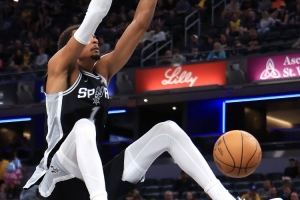 考辛斯：我们一直讨论詹库杜之后谁是联盟门面 文班给了我们答案