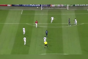 天外飞仙！欧冠名场面，诺伊尔遭斯坦科维奇53米惊天吊射！