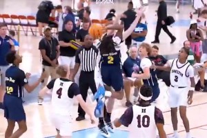 一模一样？保罗儿子CP4最近比赛集锦