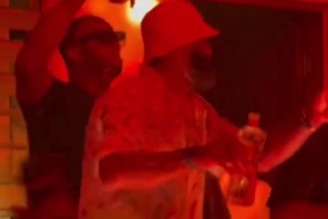 詹姆斯追梦现身坏兔子演唱会 真是彻底嗨了！