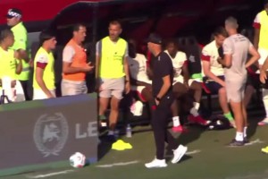 滕哈赫首战被青年队打爆！友谊赛勒沃库森半场0-4弗拉门戈U20