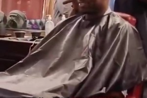 看一次笑一次！两位球迷在理发店激辩：乔丹&詹姆斯谁是GOAT