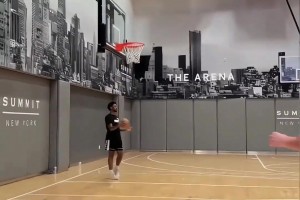 克莱纽约三分特训，大家觉得出手姿势怎么样？