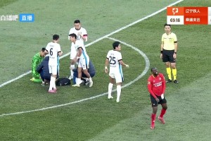 疼！田依侬爆射近距离击中队友姆本扎裆部，后者走路姿势亮了