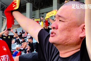 泪目！泉州亚新降级，几个纯爷们留下伤心的泪水